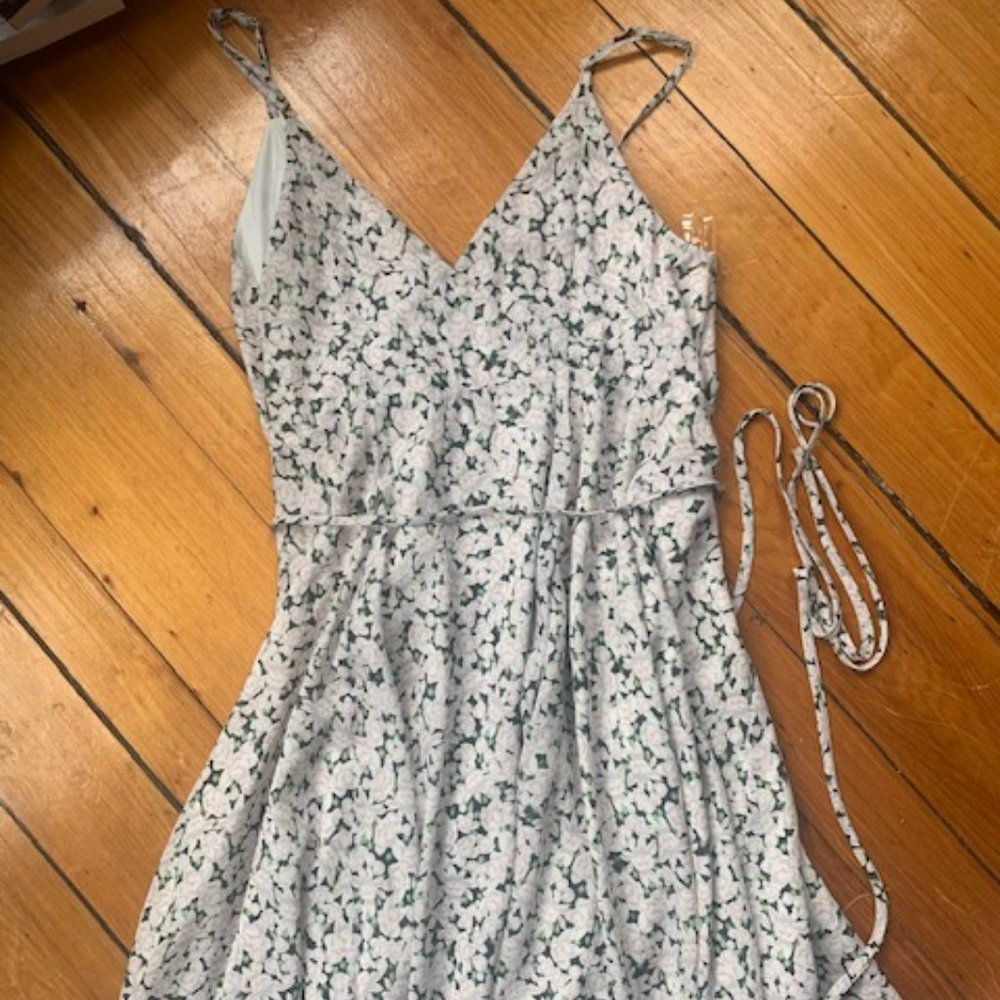 Ruffle Skirt Wrap Dress (Fame & Partners, Size 6) - Picture 8 of 9
